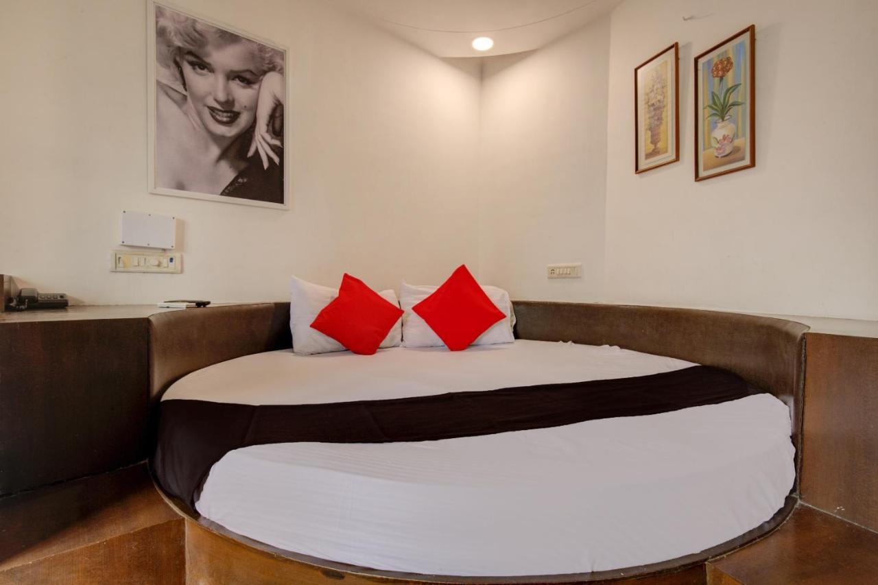 מומביי Capital O 77295 Hotel Bansidhar Bhuvan מראה חיצוני תמונה