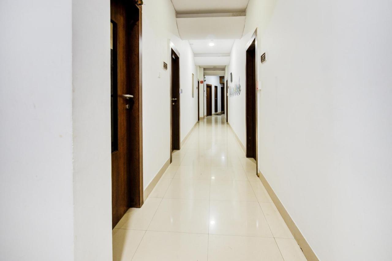 מומביי Capital O 77295 Hotel Bansidhar Bhuvan מראה חיצוני תמונה