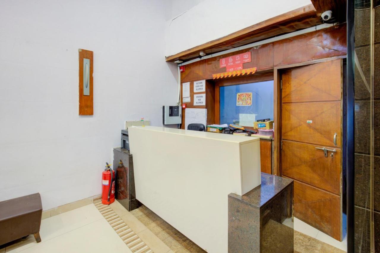 מומביי Capital O 77295 Hotel Bansidhar Bhuvan מראה חיצוני תמונה