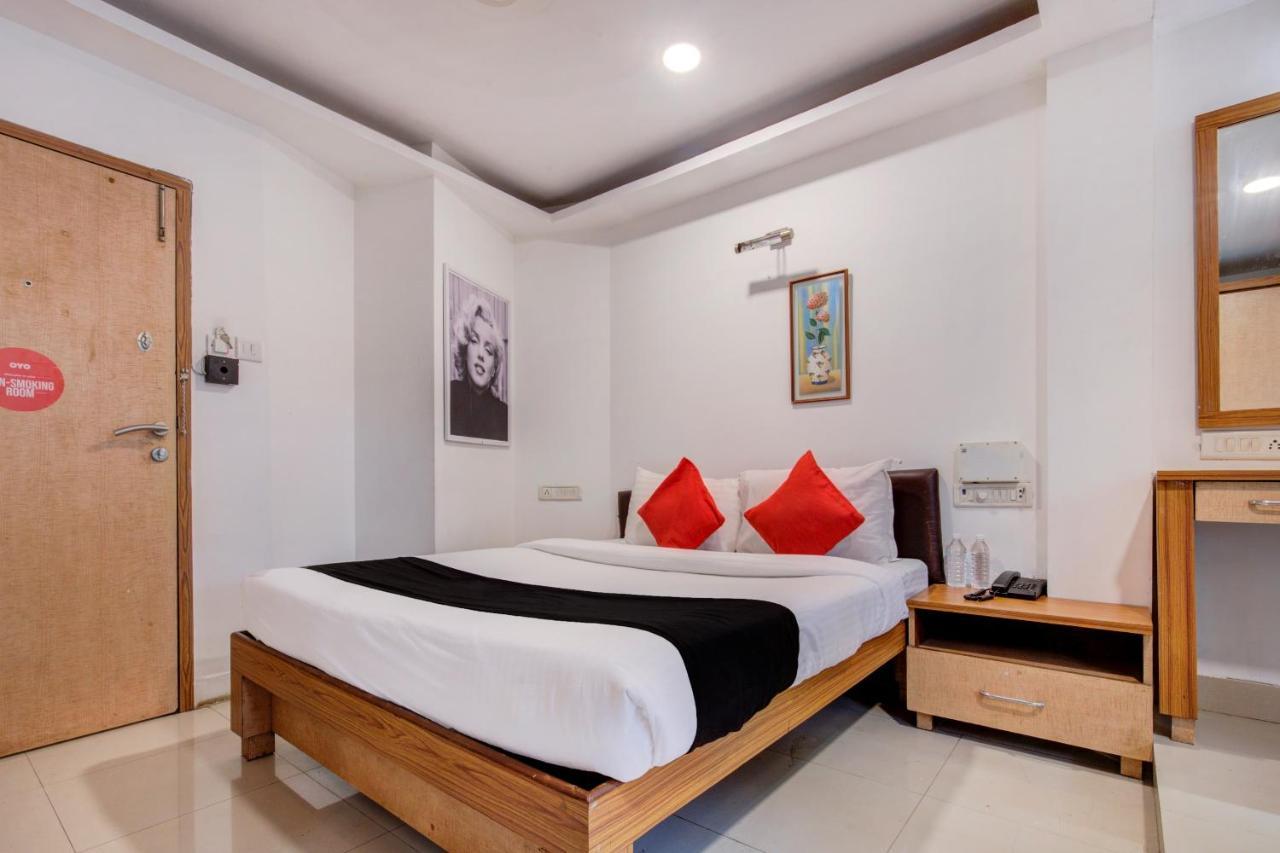 מומביי Capital O 77295 Hotel Bansidhar Bhuvan מראה חיצוני תמונה